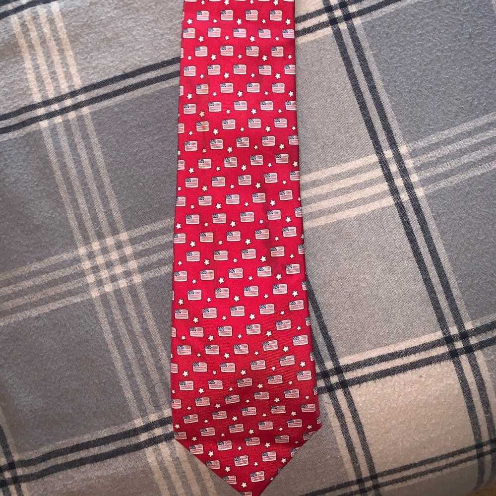 Vineyard Vines USA necktie